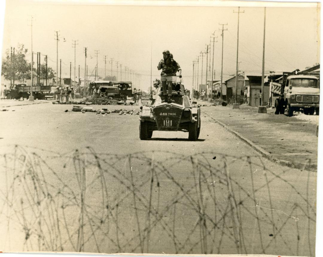 Blindés et Barbelés lors des manifestations de 1966