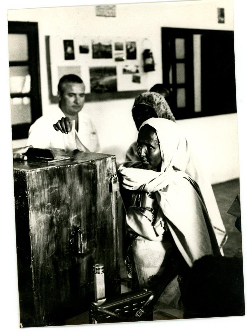 Bureau de vote à Djibouti lors du referendum de 1967.